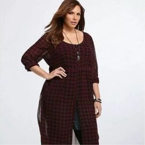 Torrid Chiffon Chic Burgundy Houndstooth Longline Maxi Blouse